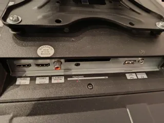 Televisor 40" con soporte y Chromecast