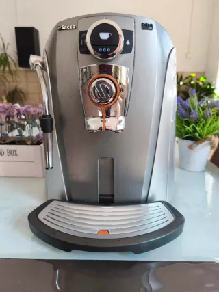 Cafetera Saeco Talea Giro