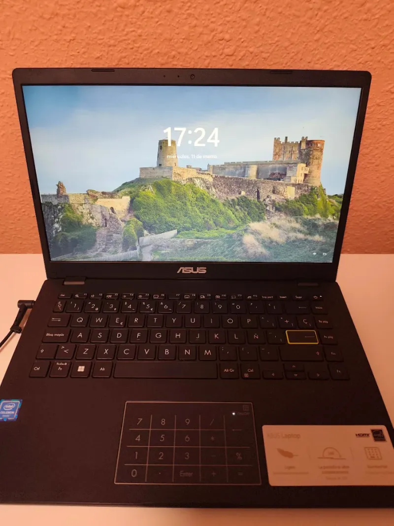 Portátil ASUS E410MA - 14" (Estado 10/10)