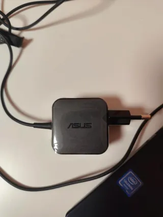 Portátil ASUS E410MA - 14" (Estado 10/10)