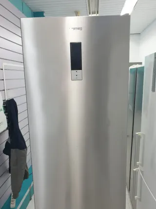 Nevera Smeg 2m x 60cm con garantía