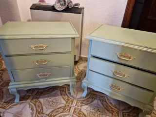 Mesitas de noche vintage restauradas y una cómoda!