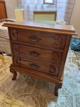 Mesitas de noche vintage restauradas y una cómoda!