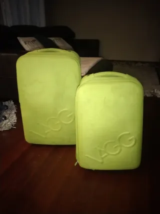 Maletas de viaje verdes