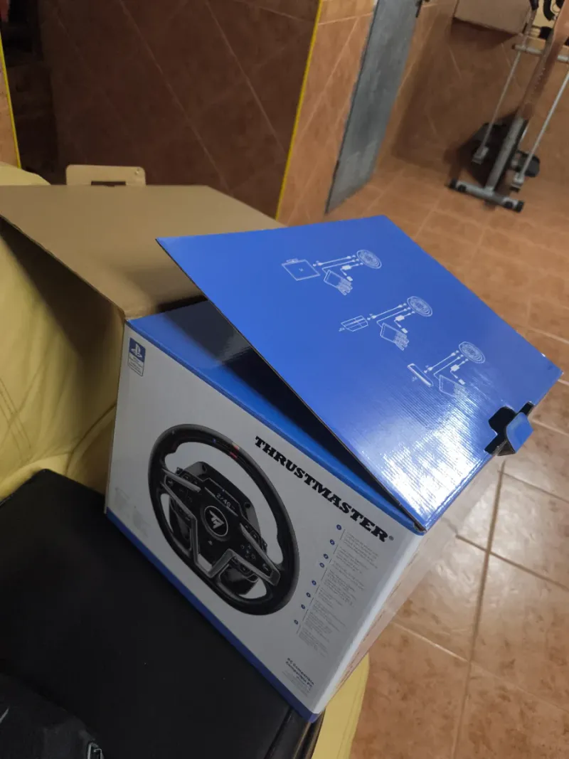Thrustmaster T248 PS4/PS5 Seminuevo afbeelding 2