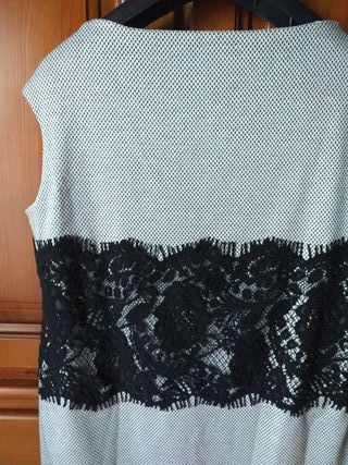 Vestido elegante con encaje negro