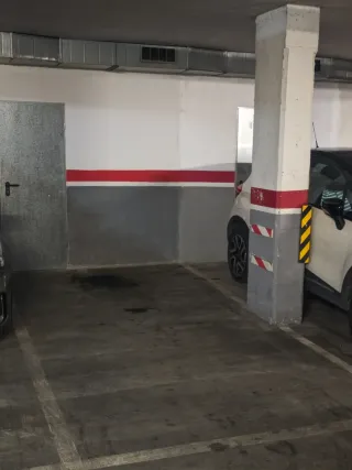 Parking Con Trastero