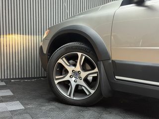 Volvo XC70 2.4 D5 AWD Summum Auto