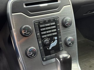 Volvo XC70 2.4 D5 AWD Summum Auto