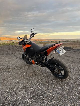 KTM 690 Duke