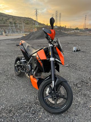 KTM 690 Duke