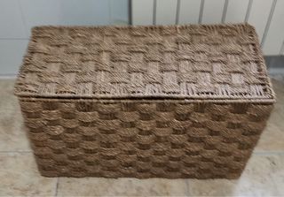 Baúl de mimbre y yute