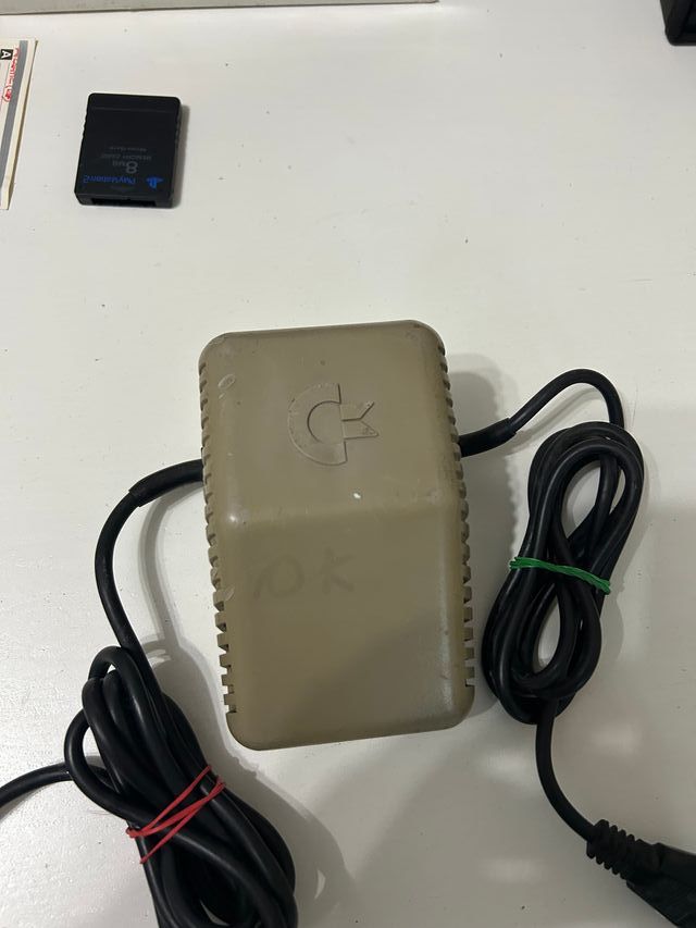 Alimentador Commodore 64 original funcional
