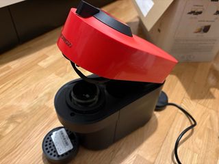 Cafetera Nespresso Vertuo Roja