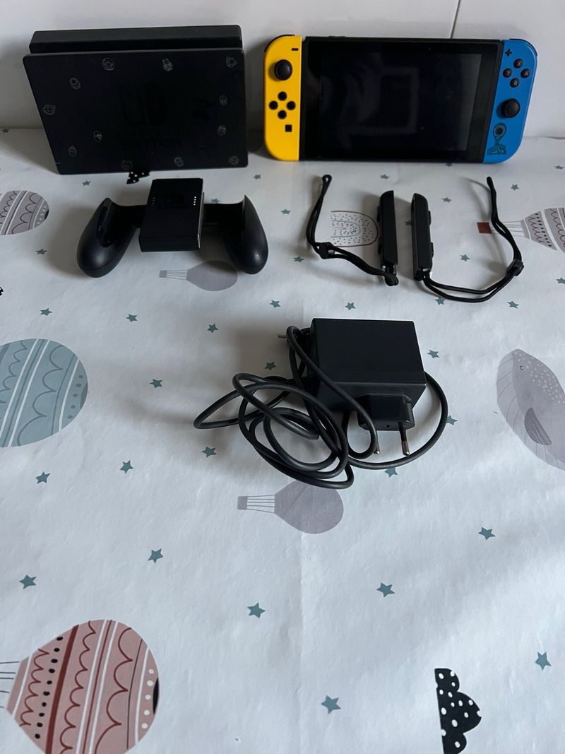 ¡COMO NUEVA! Nintendo Switch Fortnite edition