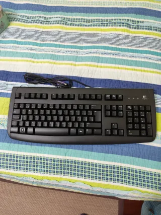 Teclado Logitech Negro
