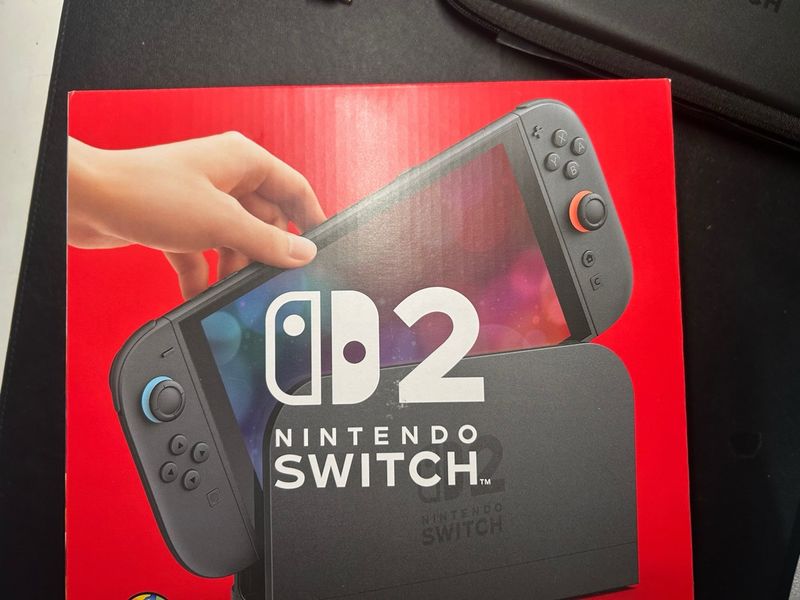 Nintendo Switch 2 + funda. Sin juego