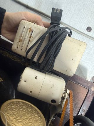 Máquina de coser Singer antigua