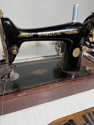 Máquina de coser Singer antigua