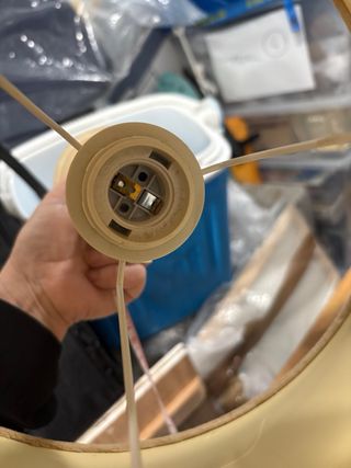 Lámpara de mesa madera y pantalla textil