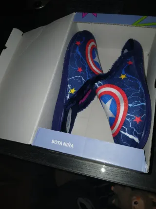 Zapatillas casa niño Capitán América 32