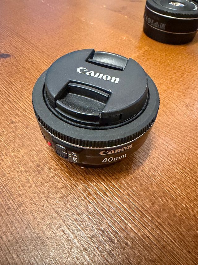 Objetivo Canon EF 40mm f/2.8 STM Pancake