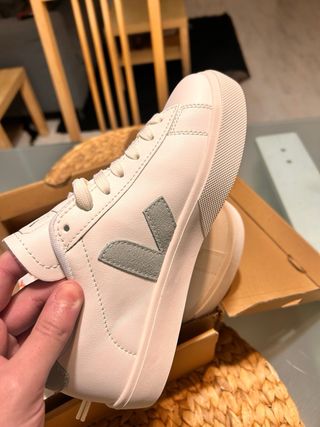 Zapatillas Veja Blancas y Verdes