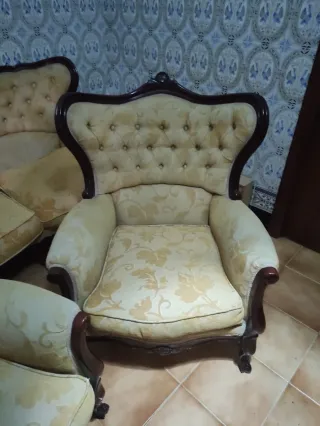 Sofá y sillones estilo isabelino