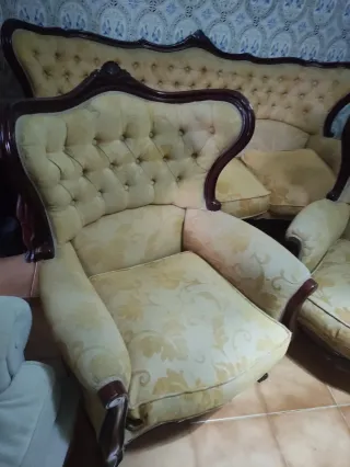 Sofá y sillones estilo isabelino