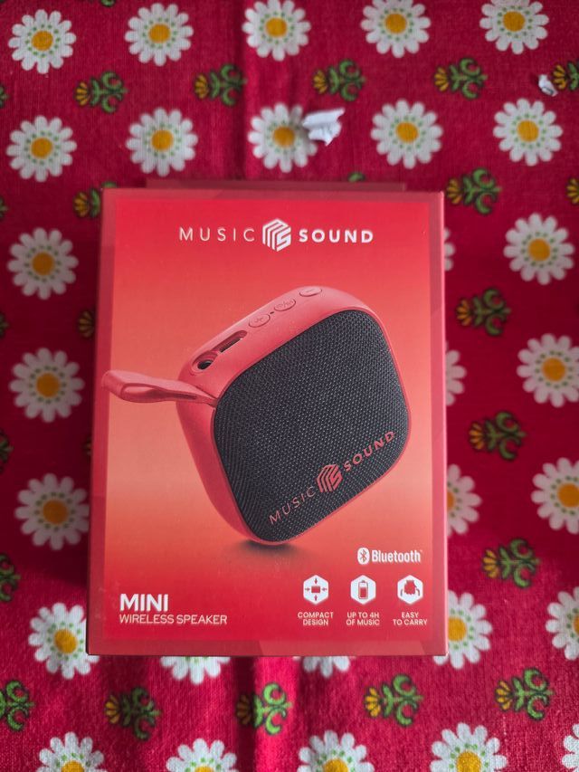 Mini altavoz inalámbrico rojo