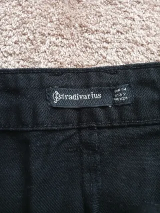 Minifalda negra vaquera Stradivarius mujer