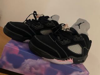 Jordan 5 Negro y Rosa