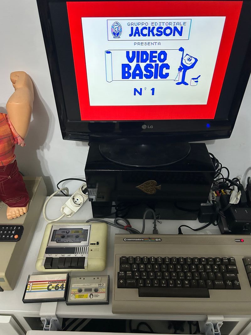 Lote de accesorios Commodore 64 con datacassette y joystick afbeelding 10
