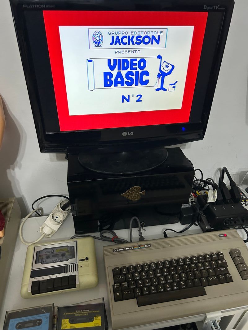 Lote de accesorios Commodore 64 con datacassette y joystick afbeelding 9