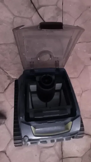 Robot Limpiafondos Piscina Urgente