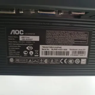 Monitor AOC con altavoces integrados