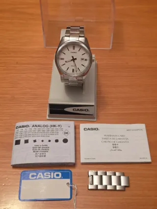 Casio MTP-1302 Blanco 39mm