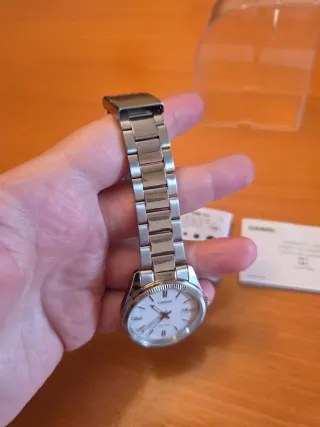 Casio MTP-1302 Blanco 39mm