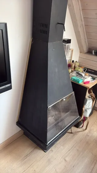 Chimenea hierro fuego a tierra