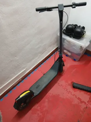 Patinete Eléctrico Cecotec modelo Bongo