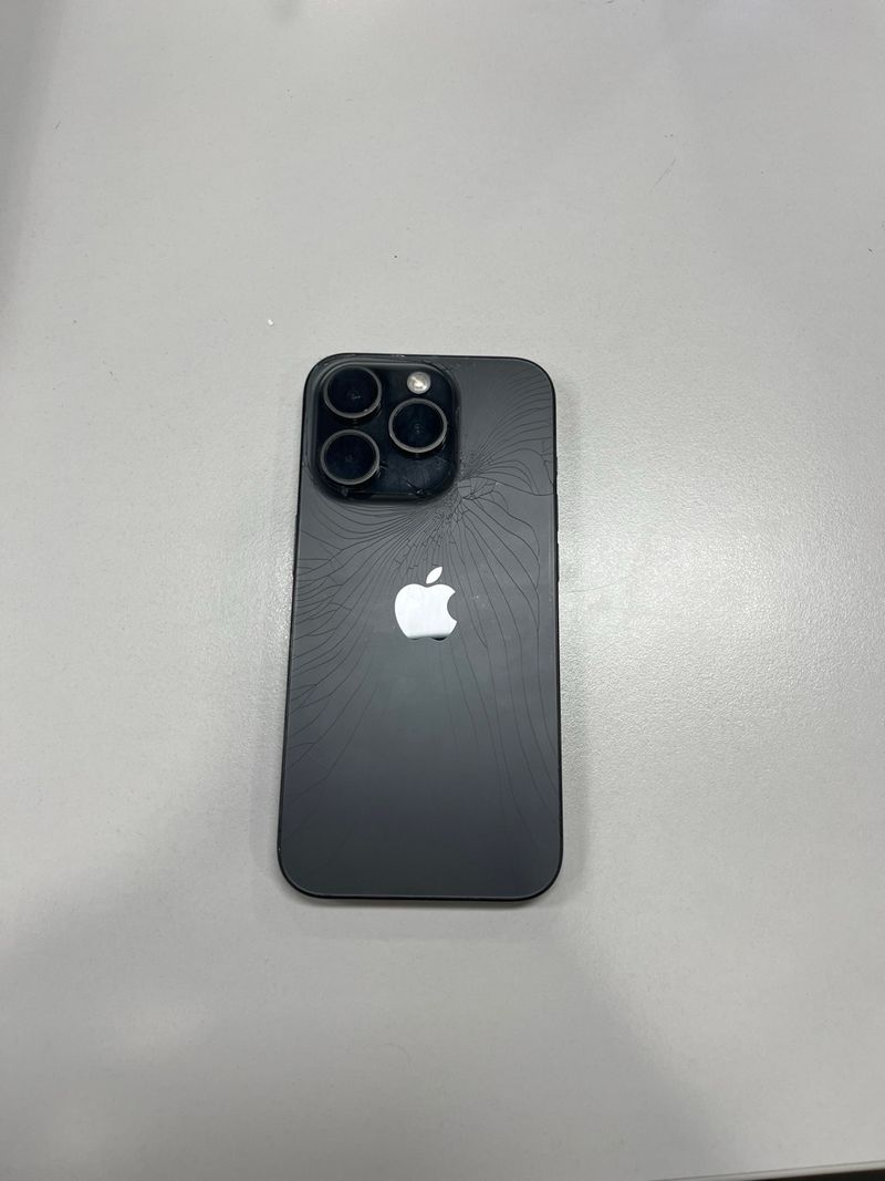 iPhone 15 Pro Space Gray afbeelding 8