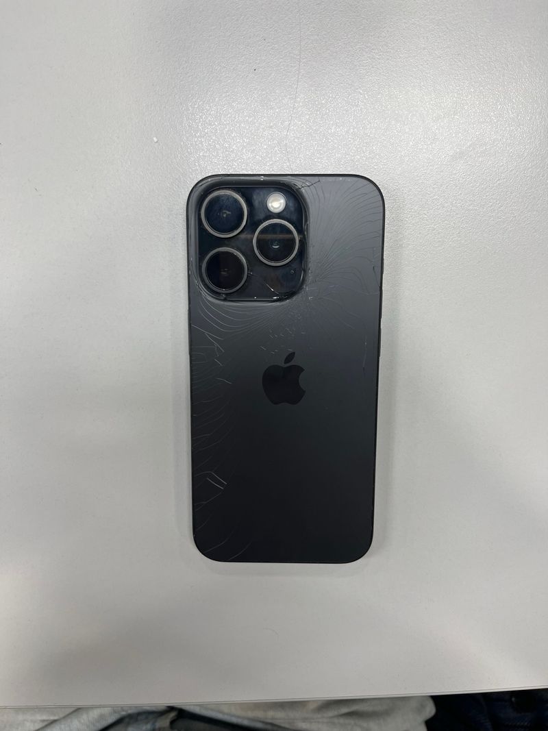 iPhone 15 Pro Space Gray afbeelding 7
