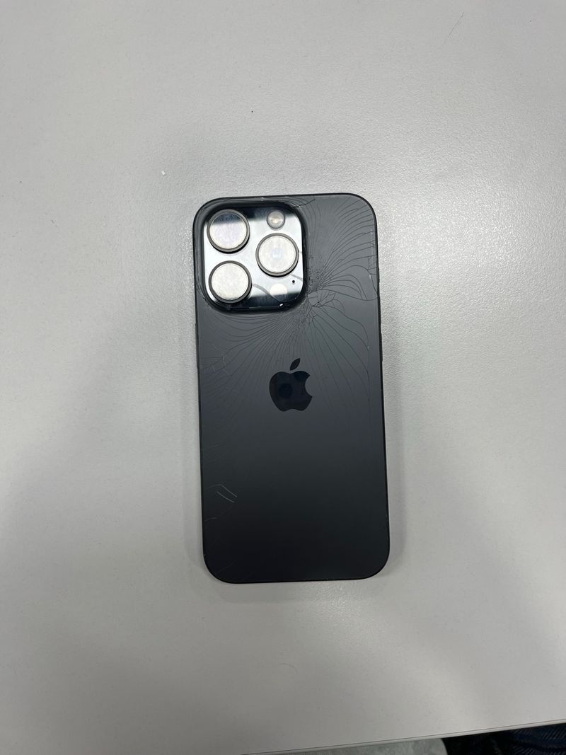 iPhone 15 Pro Space Gray afbeelding 3