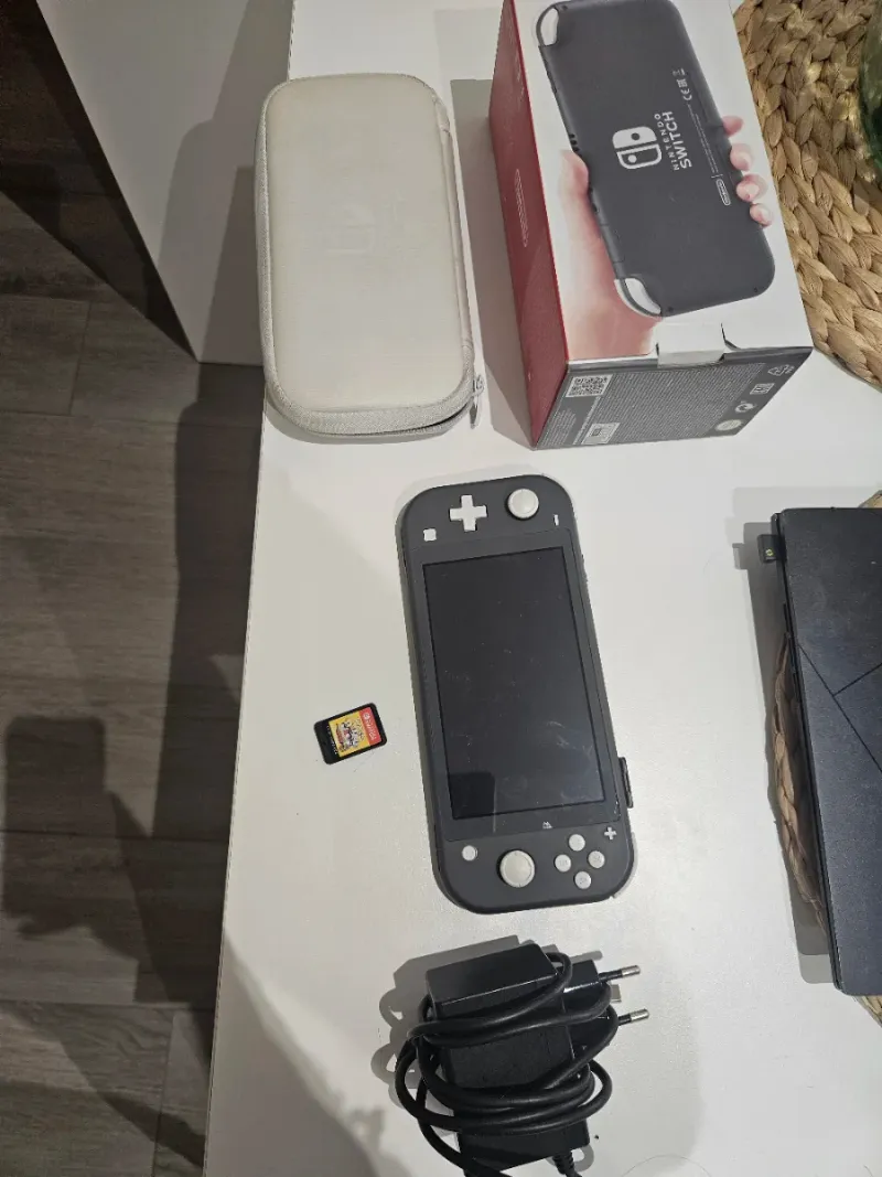 Nintendo Switch + Cuphead