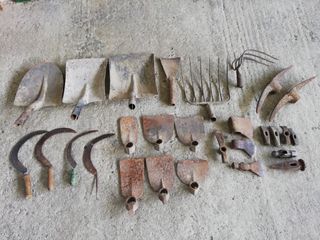 Herramientas de mano: picos, palas, azadas