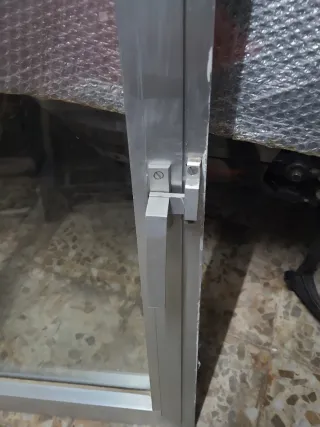 Ventana abatible plata 1 hoja