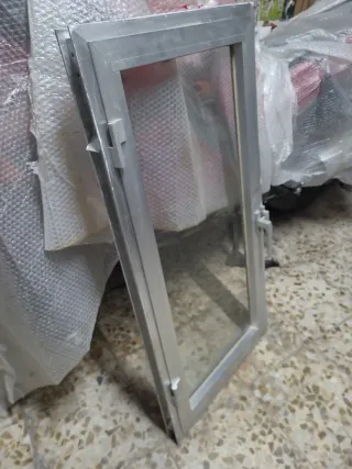Ventana abatible plata 1 hoja