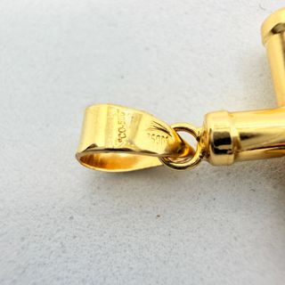 Colgante Cruz de oro de 18k, 0.97 g.