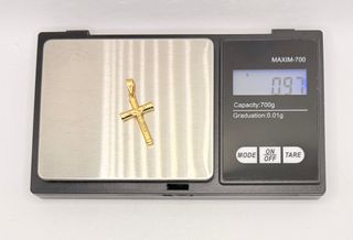 Colgante Cruz de oro de 18k, 0.97 g.