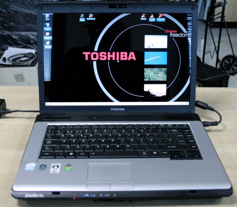 Portátil Toshiba Satellite Pro A200 Windows Xp